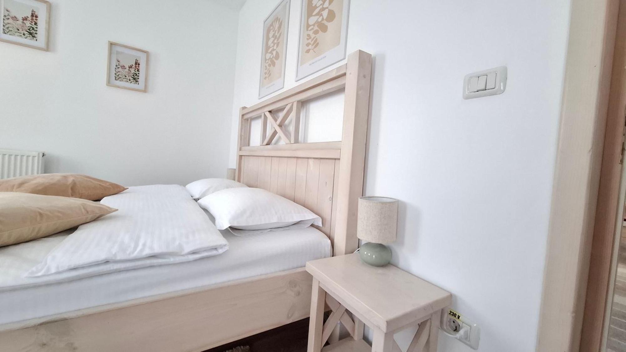 Dor De Casa Hotel Doljesti Room photo